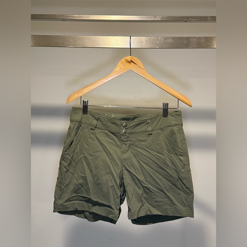 Columbia Omni-shield Green Women's Shorts 🎄